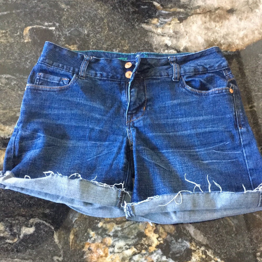 Delias Bailey rugged edged shorts